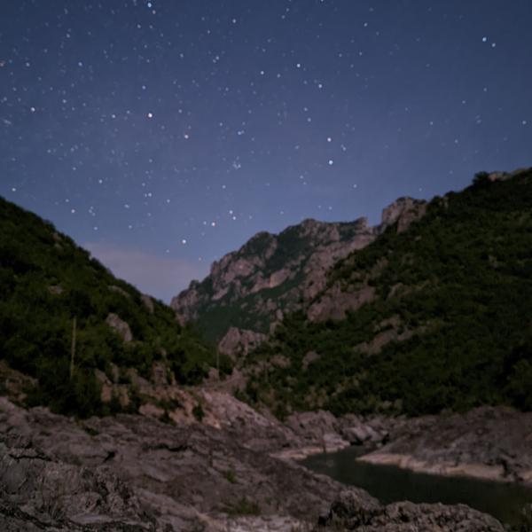 Albanien bei Nacht